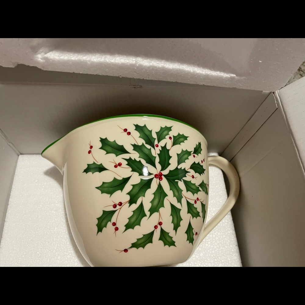 Lenox Holiday Collection mixing bowl